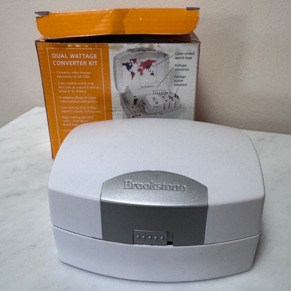 Brookstone Duel Wattage Converter Kit Plug In Adapter Kit International Travel - Picture 3 of 11